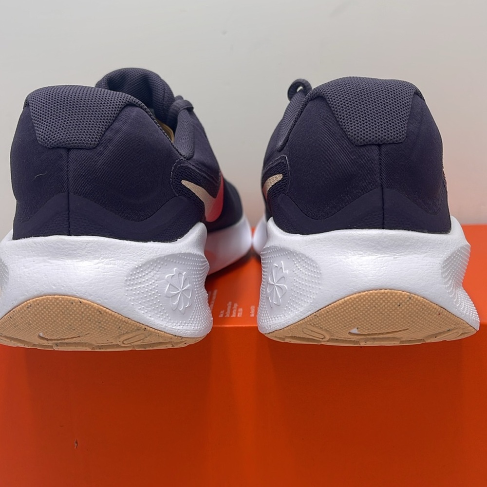 NIKE Men’s REVOLUTION 7
DK RAISIN/CRIMSON TINT-WHITE-HOT PUNCH
Style FB2208-500 - Picture 13 of 16